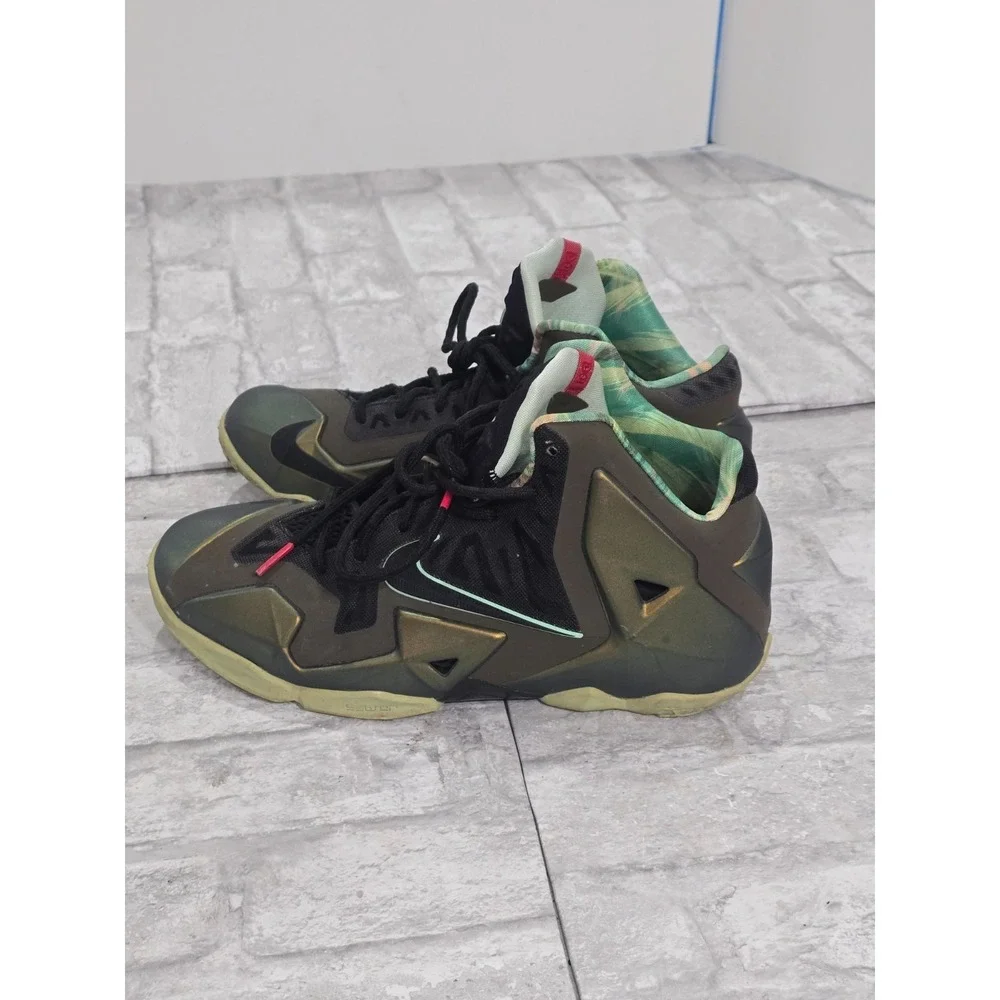 Nike lebron 11